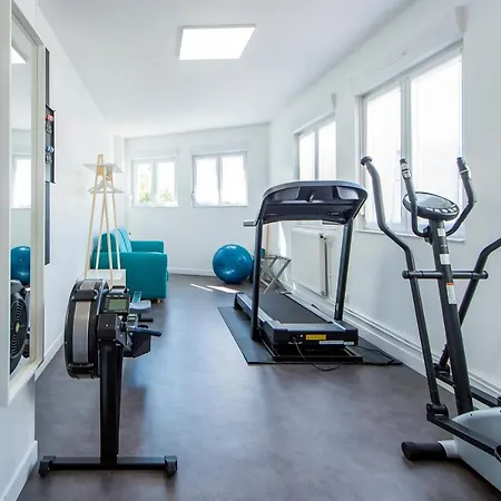 Suites Mana: Chic Downtown Rethel with Private Fitness Exterior photo
