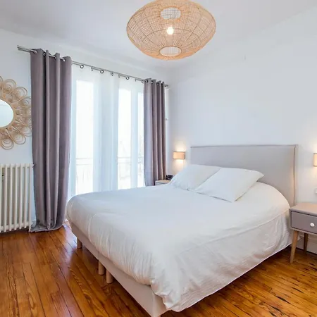 Suites Mana: Chic Downtown Rethel with Private Fitness Exterior photo