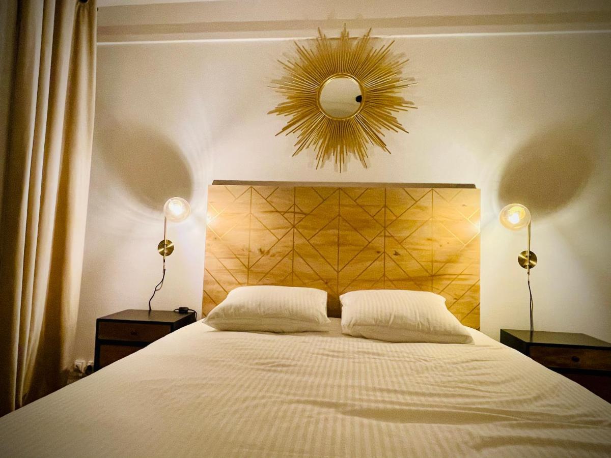 Mana: Chic Downtown With Private Fitness Apartment Rethel
