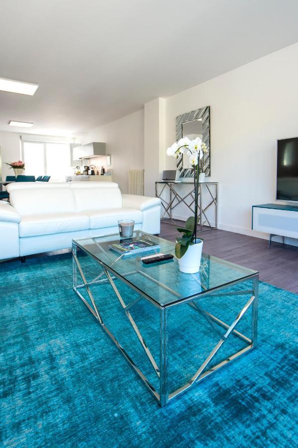 Mana: Chic Downtown With Private Fitness * Rethel